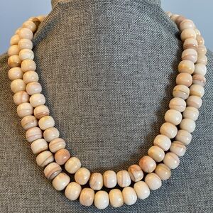 RARE Vintage Queen Conch Shell Bead Necklace (103 beads)